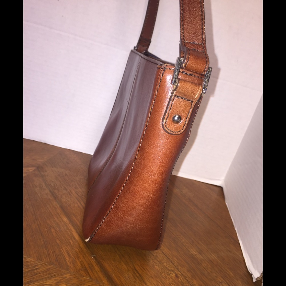 Etienne Aigner’s Vintage Burgundy Satchel - Picture 3 of 8